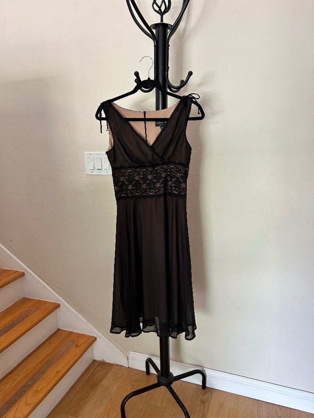Romantic A-line Semi-sheer Sleeveless Lace Lightweight Dress